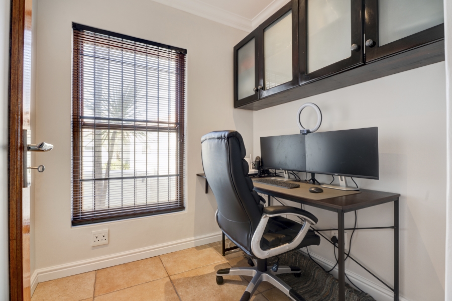 4 Bedroom Property for Sale in Myburgh Park Western Cape